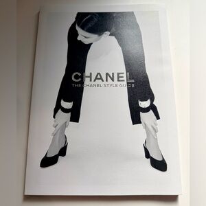 CHANEL fine Jewelry - Style Guide Booklet